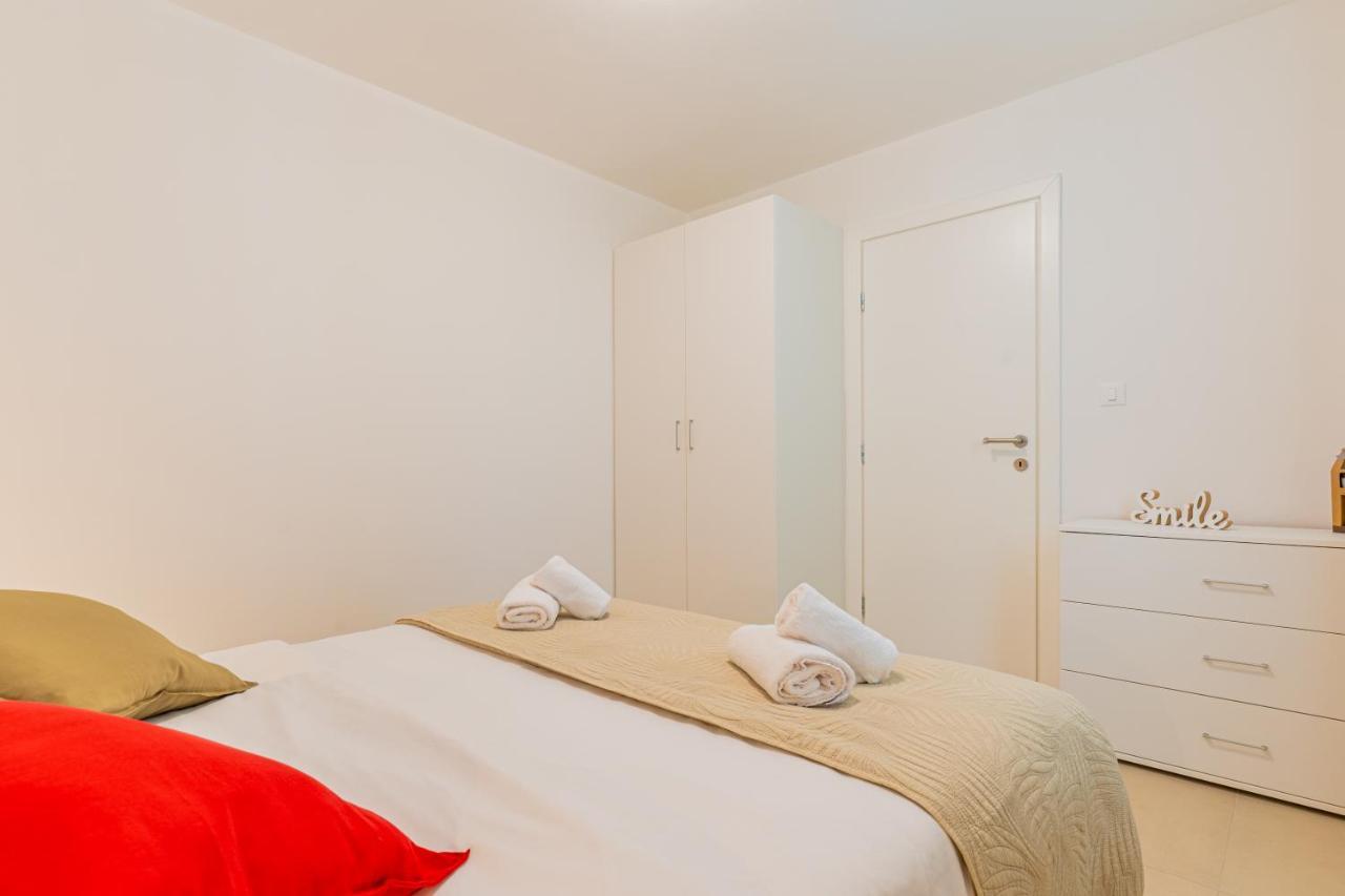 Apartments Lopari Нерезине Екстер'єр фото