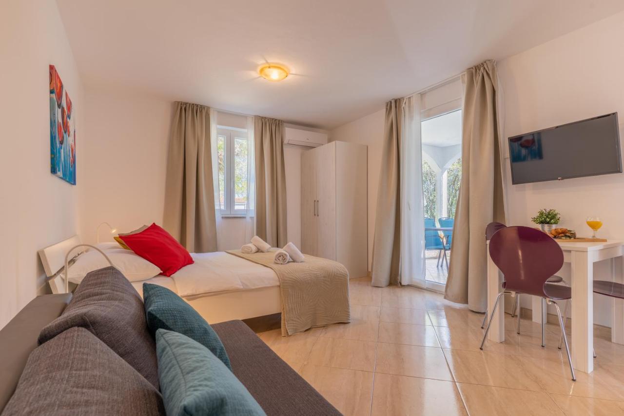Apartments Lopari Нерезине Екстер'єр фото