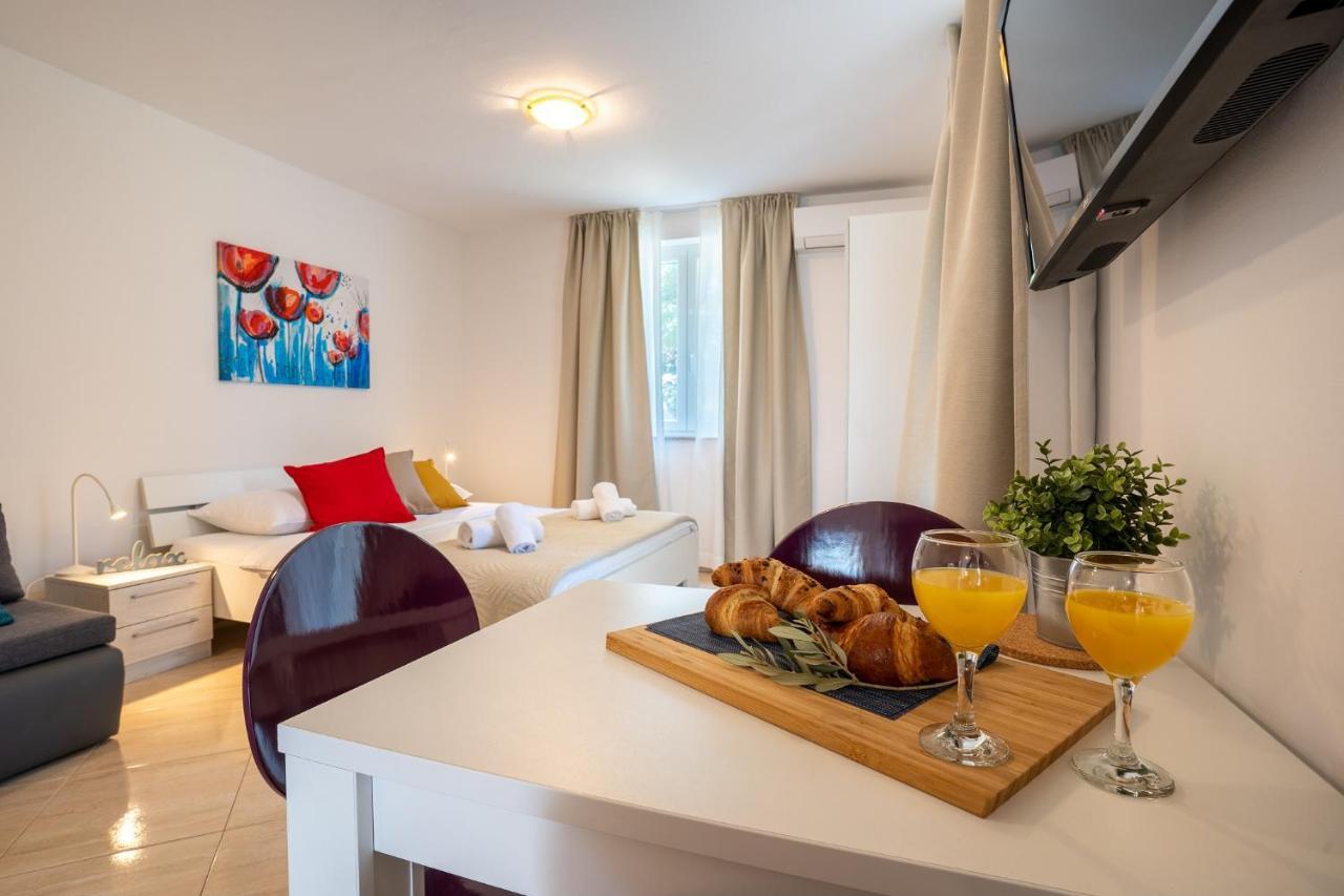 Apartments Lopari Нерезине Екстер'єр фото