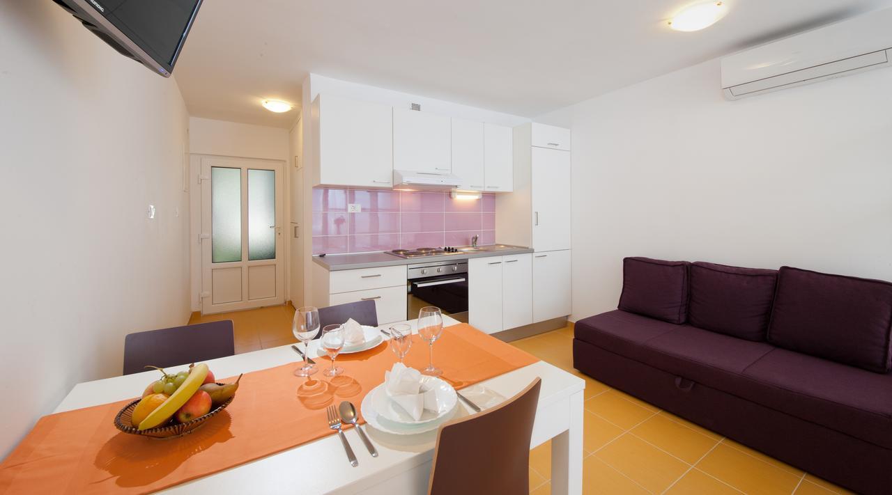 Apartments Lopari Нерезине Екстер'єр фото