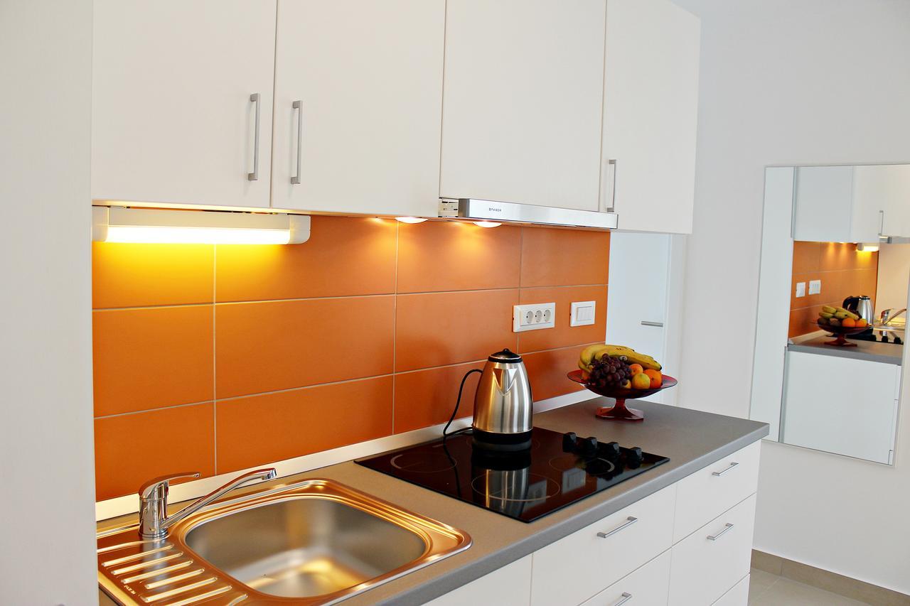 Apartments Lopari Нерезине Екстер'єр фото
